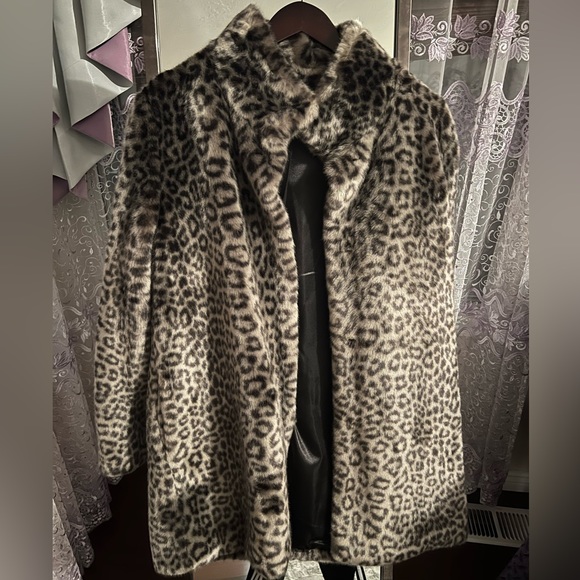 Calvin Klein Jackets & Blazers - Very stylish leopard print faux fur coat from Calvin Klein.